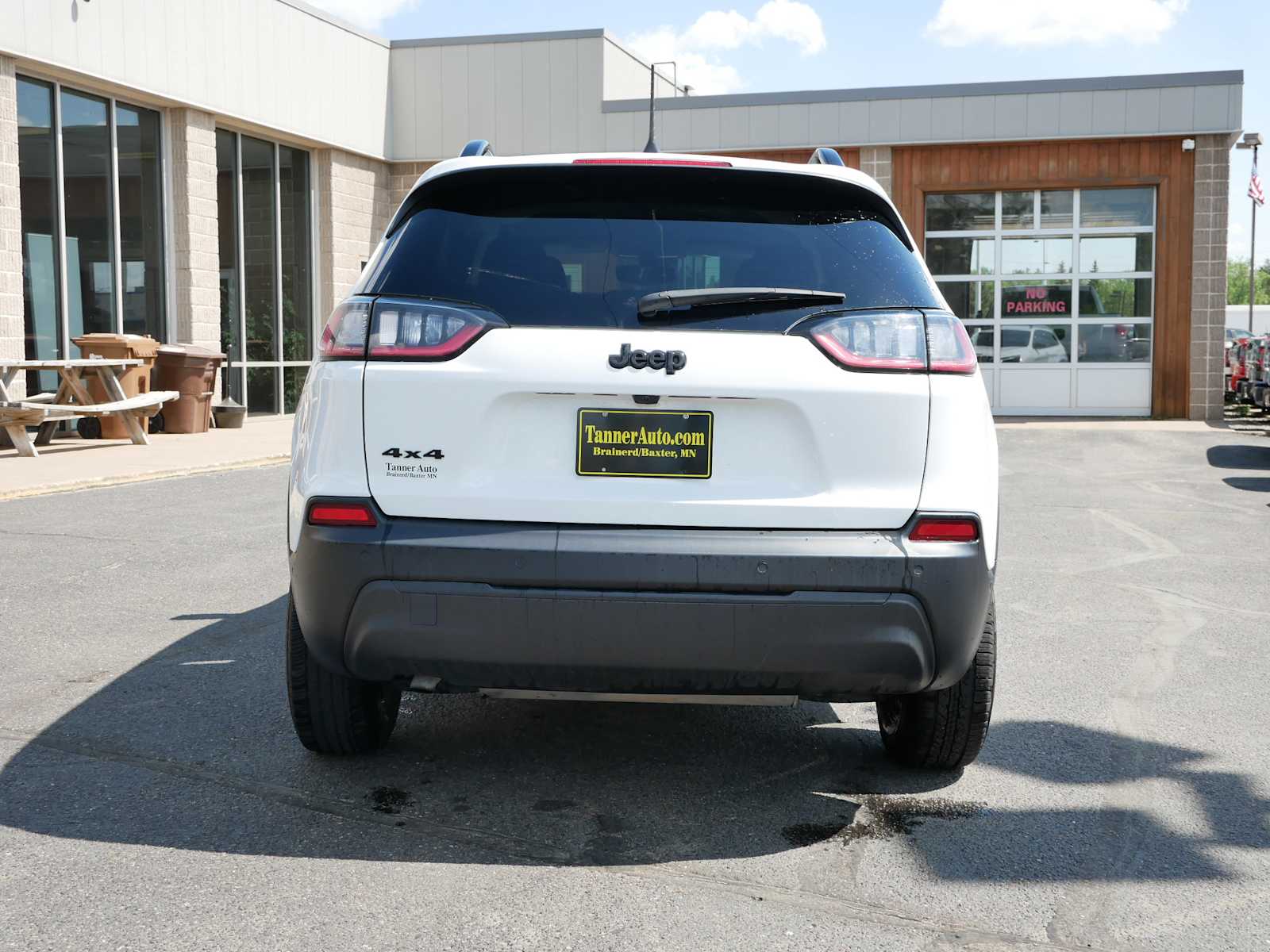 2023 Jeep Cherokee Altitude Lux photo 4