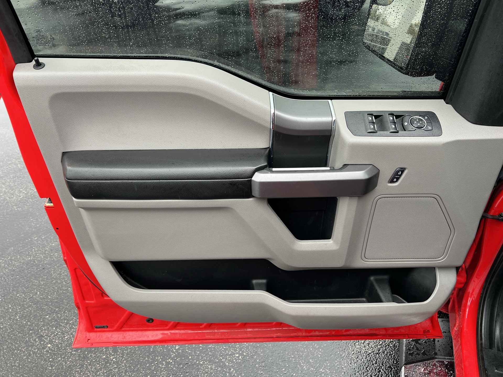 2019 Ford F-150 XLT photo 17