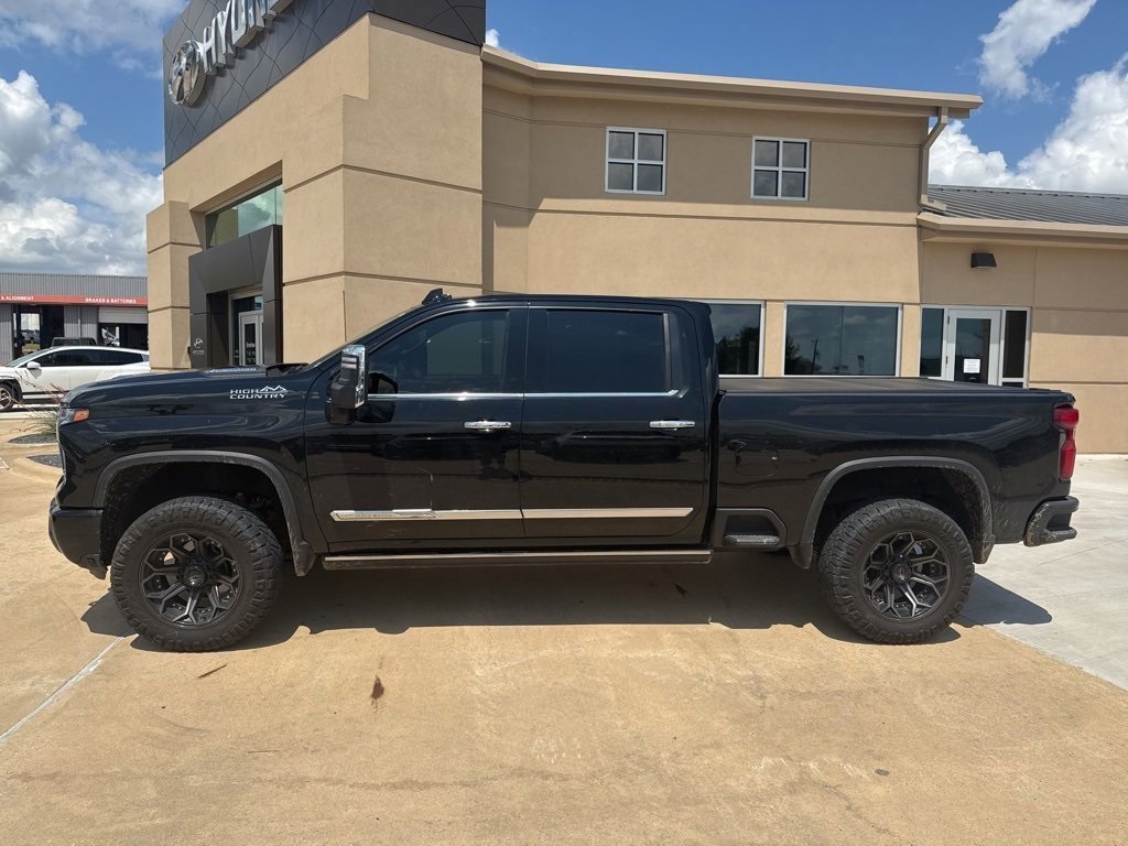 2024 Chevrolet Silverado 2500HD High Country photo 2