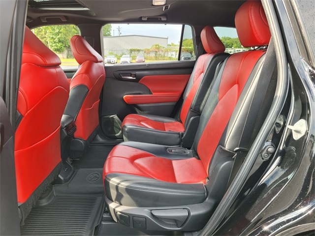 2023 Toyota Highlander XSE photo 9