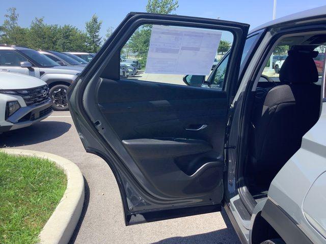 2025 Hyundai Tucson SE photo 27