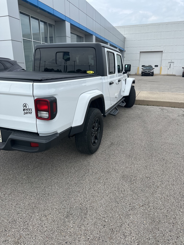 2021 Jeep Gladiator Willys photo 4