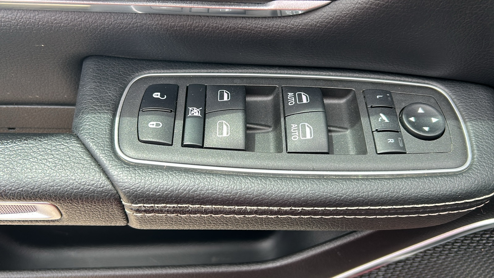 2022 Ram 1500 Laramie photo 15