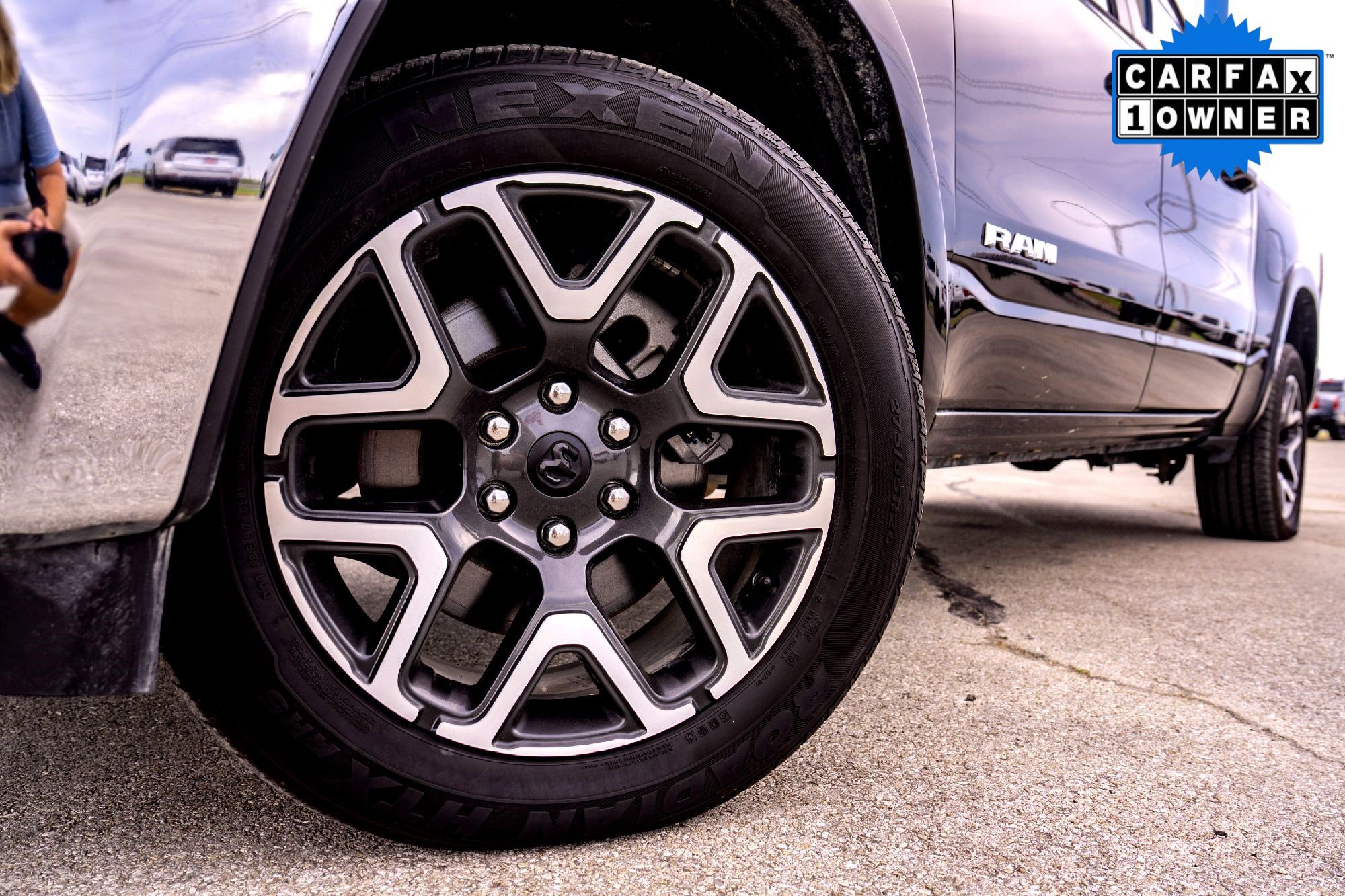 2025 Ram 1500 Laramie photo 2