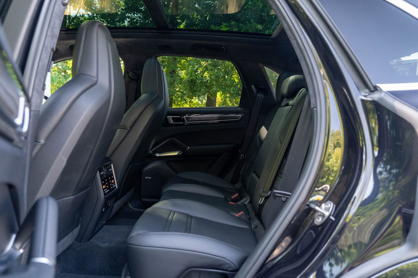 2020 Porsche Cayenne Turbo photo 35
