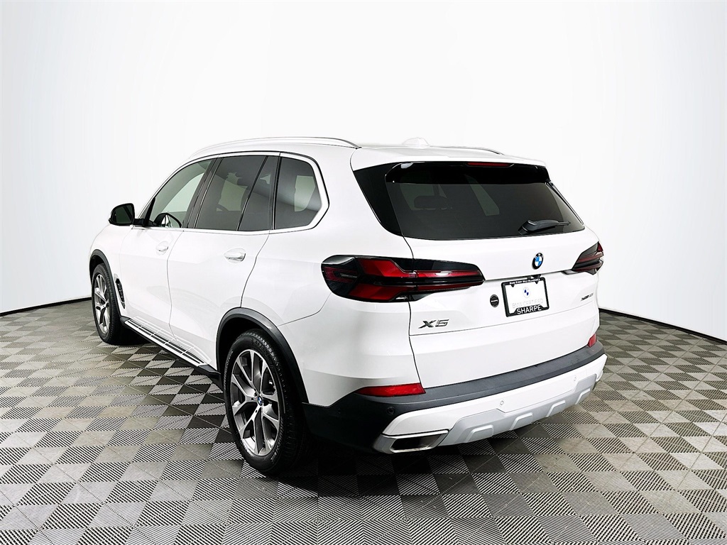 Used 2024 Mineral White Metallic BMW xDrive40i image 7