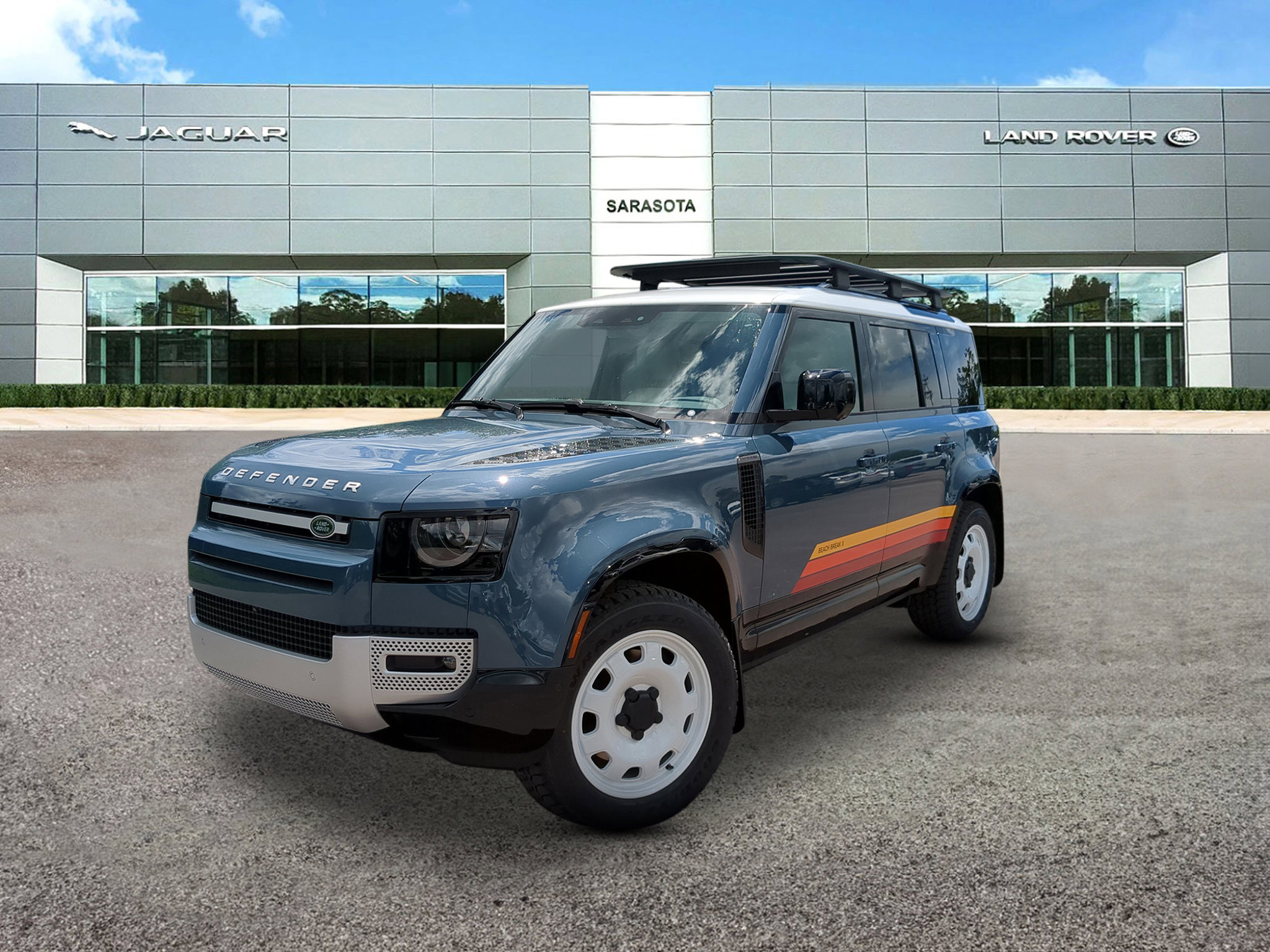 2025 Land Rover Defender S's photo