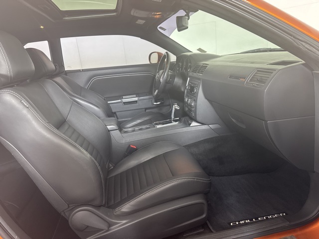 2011 Dodge Challenger R/T photo 4