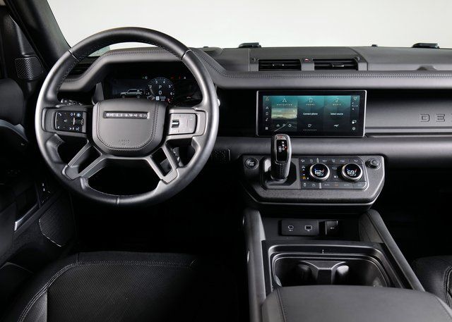 2024 Land Rover Defender 110 X-Dynamic SE photo 11