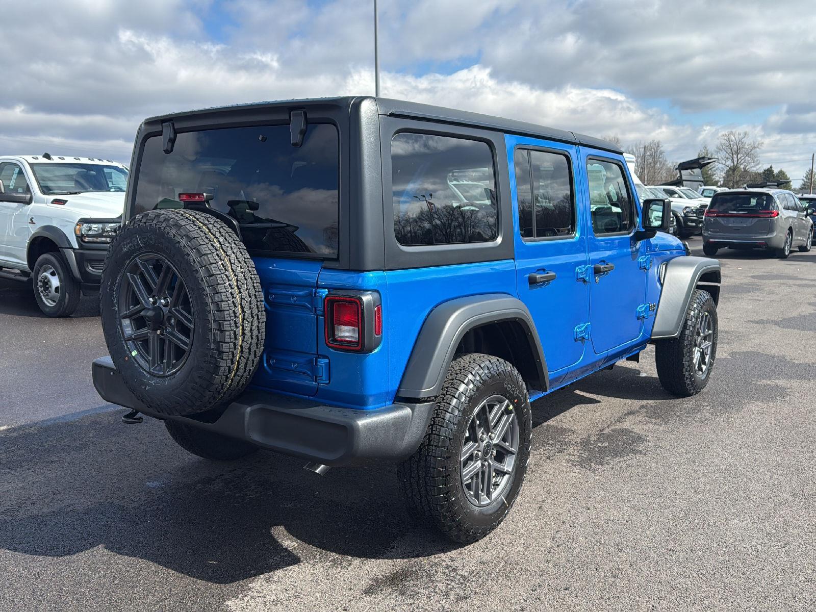 2025 Jeep Wrangler Sport S photo 13