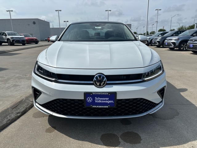 2025 Volkswagen Jetta SE photo 4