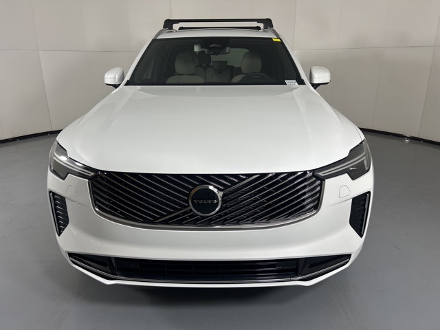 2025 Volvo XC90 B5 Core photo 3