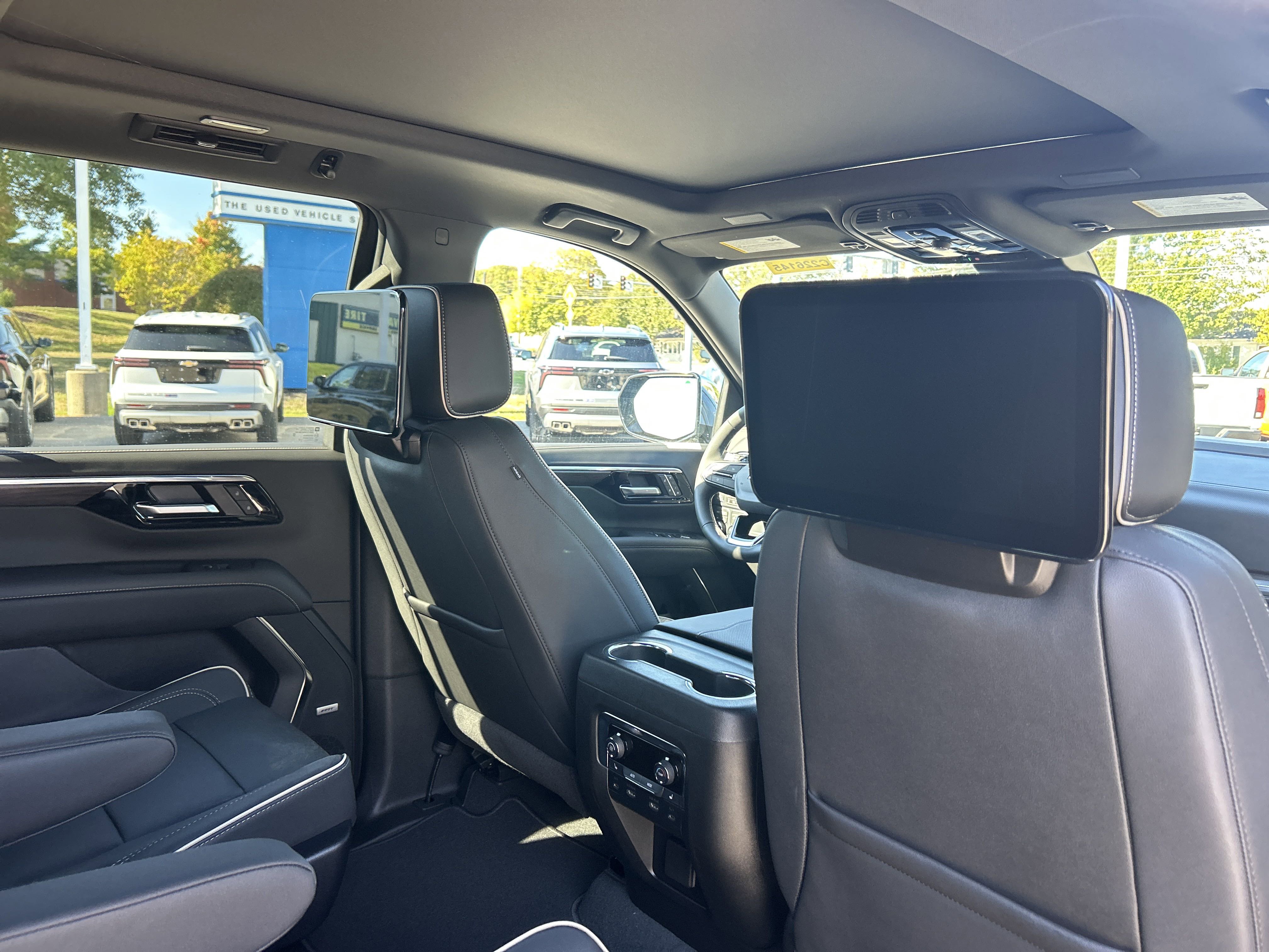 2026 Chevrolet Tahoe Premier photo 3