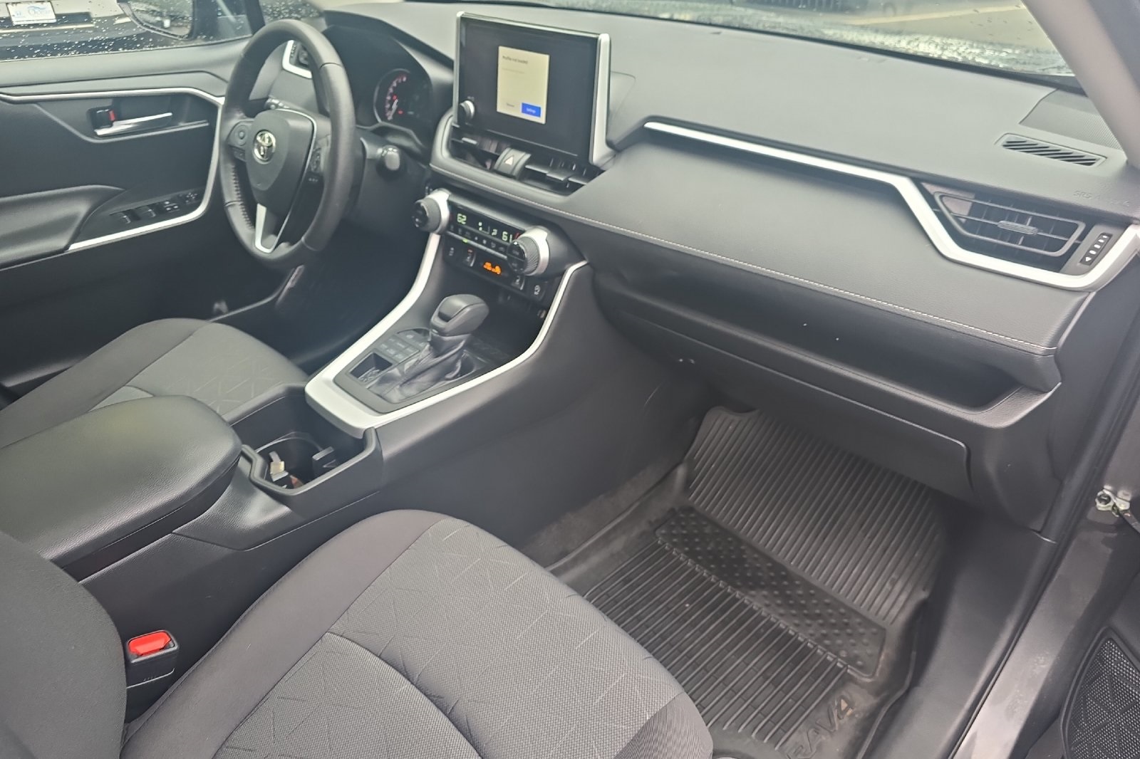 2023 Toyota RAV4 XLE photo 13