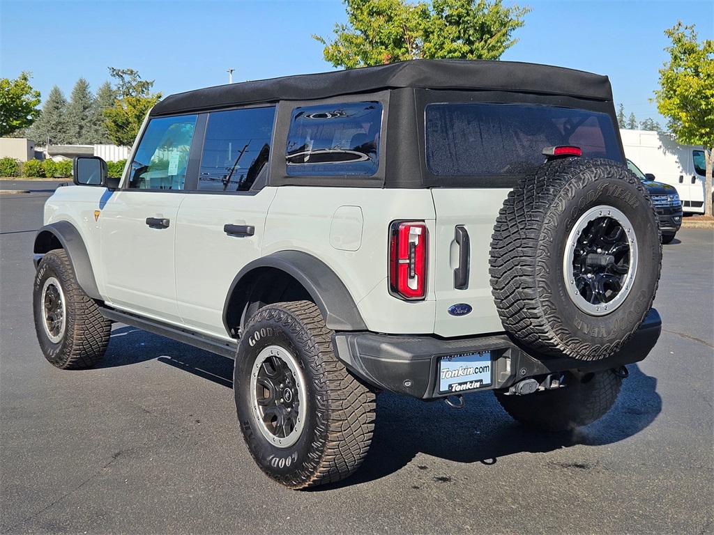2023 Ford Bronco Badlands photo 3
