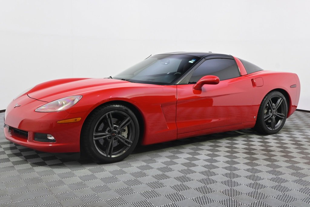 Used 2005 Chevrolet Corvette Base with VIN 1G1YY24U655128881 for sale in Minneapolis, Minnesota