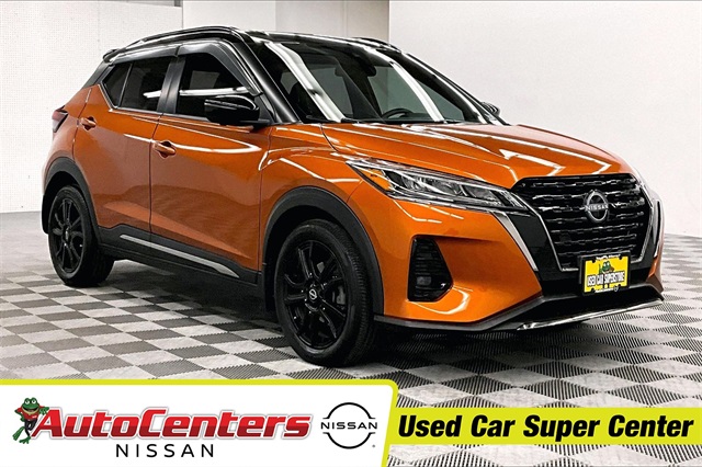 2023 Nissan Kicks SR