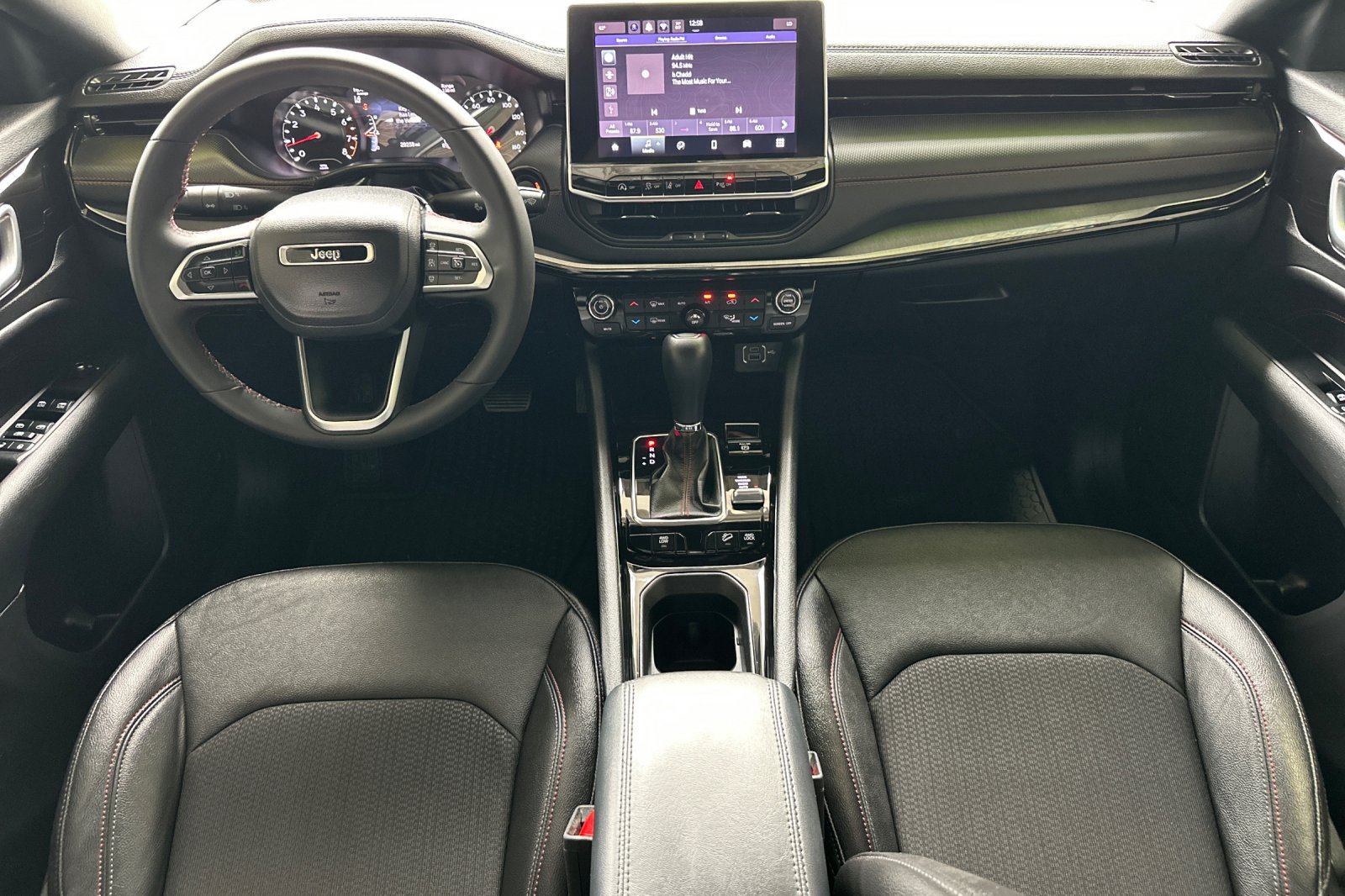 2024 Jeep Compass Trailhawk photo 12