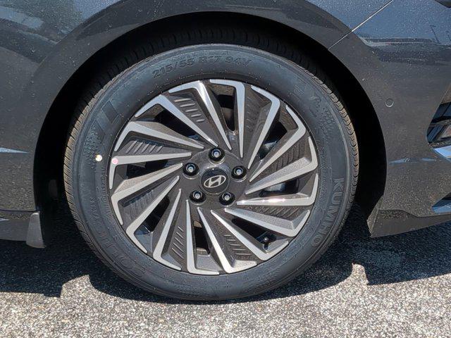 2025 Hyundai Sonata Hybrid Limited photo 5