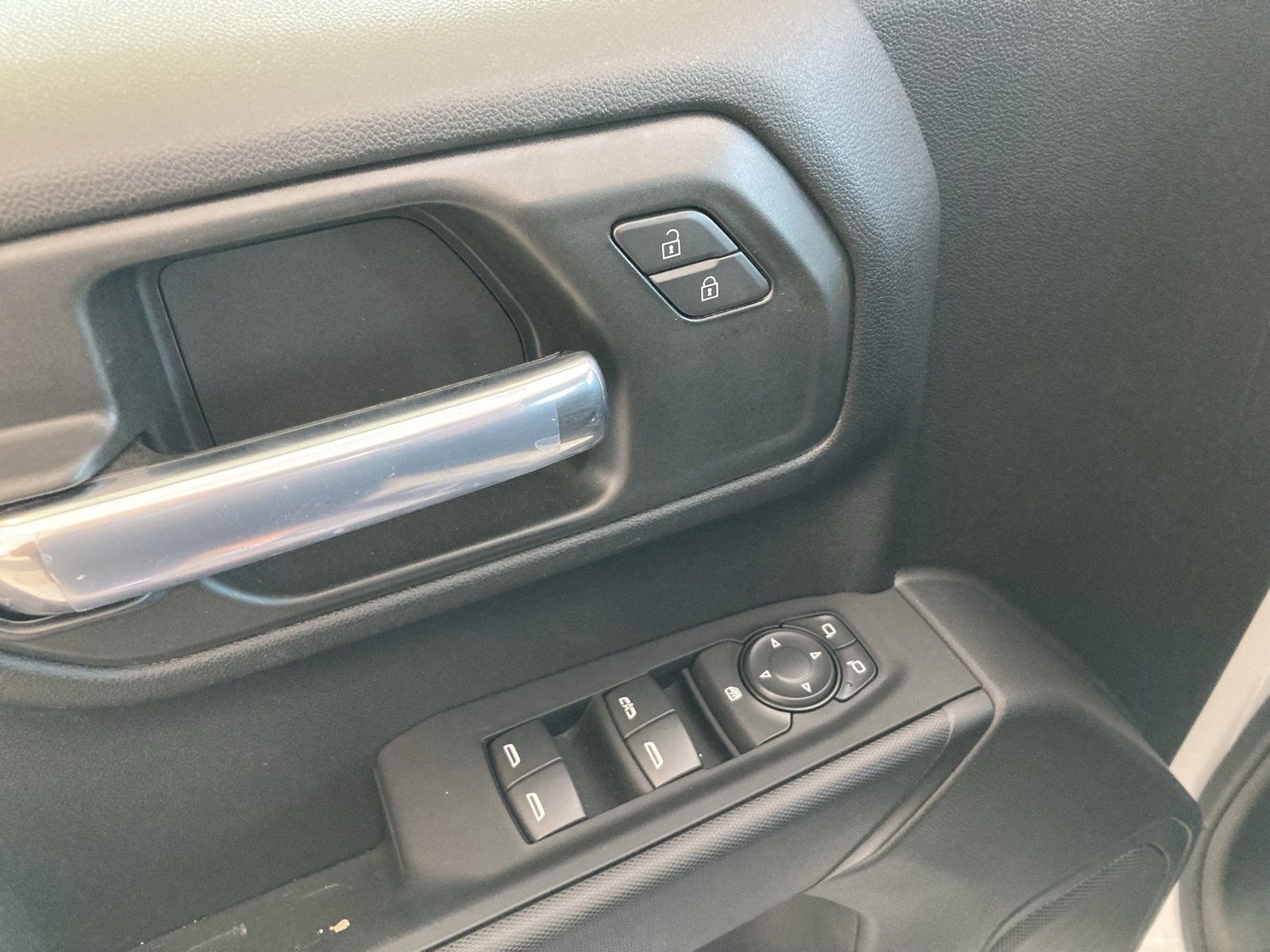 2026 Chevrolet Silverado 1500 Custom photo 13