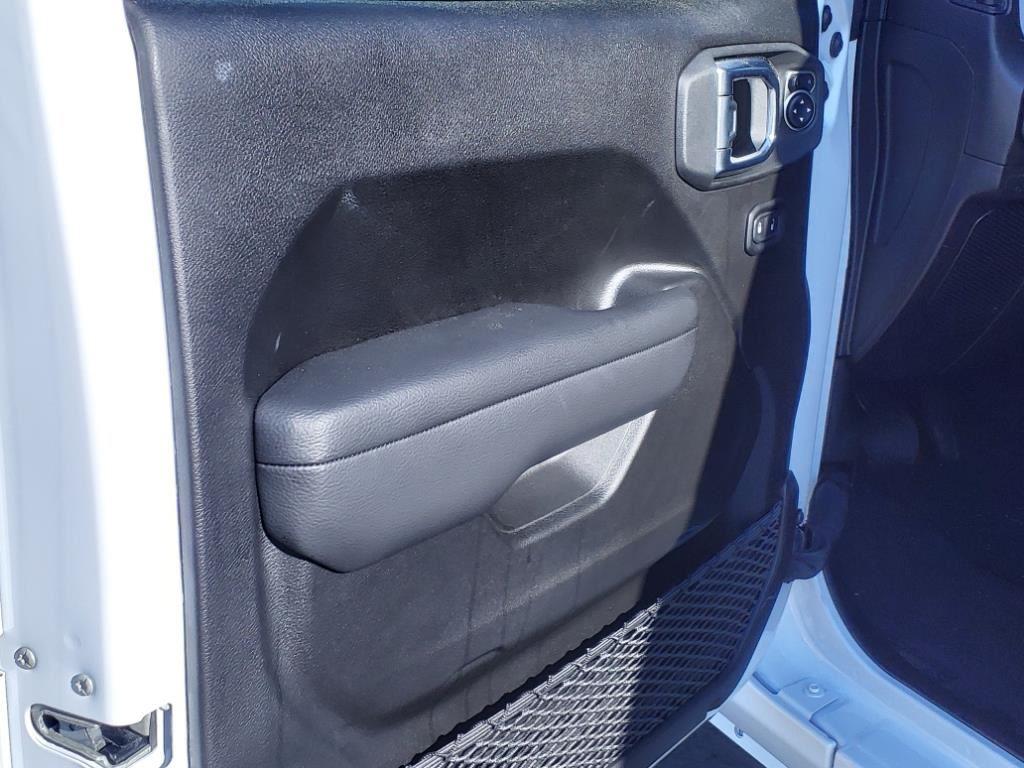 2025 Jeep Wrangler Sport S photo 4