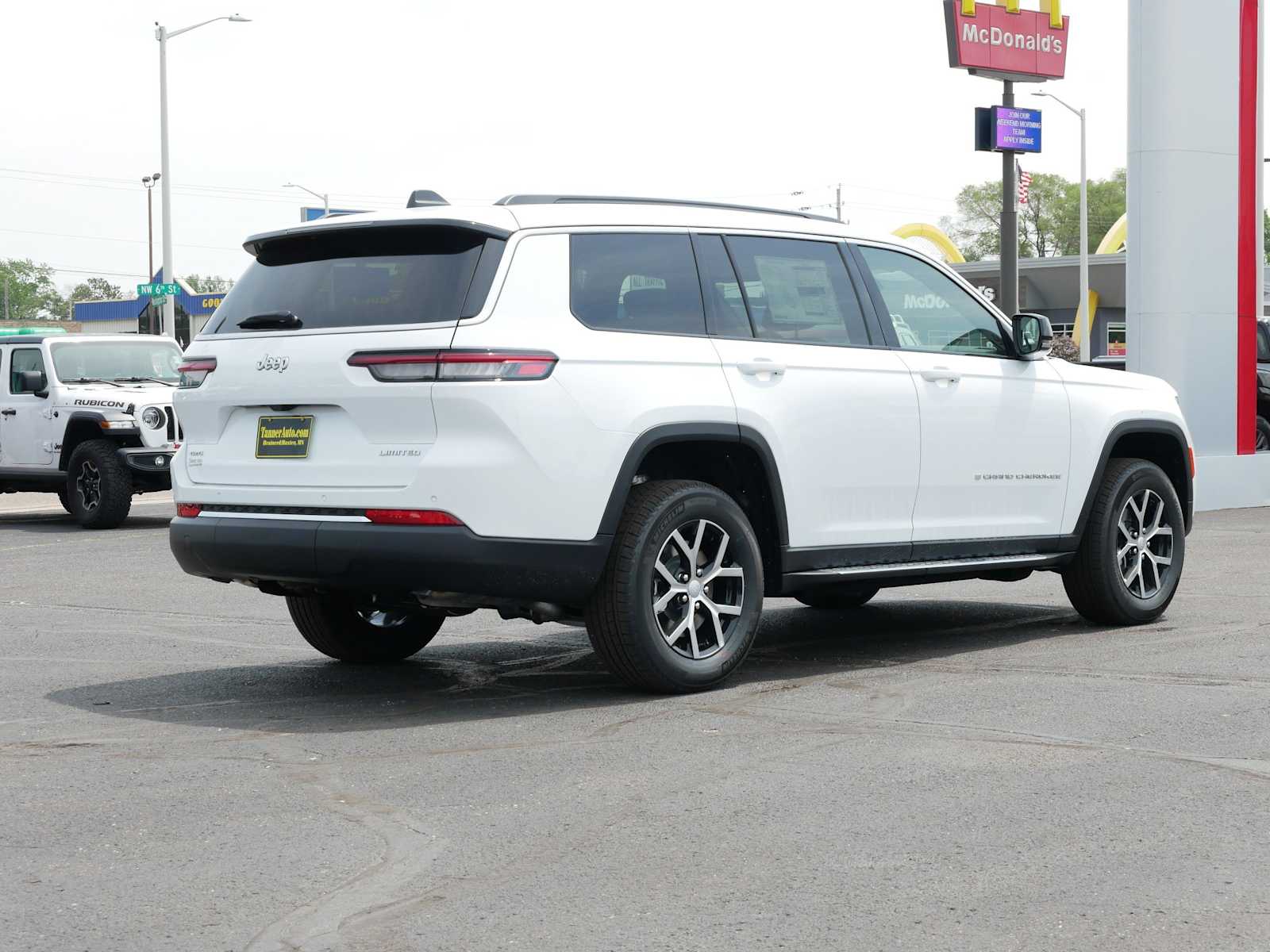 2025 Jeep Grand Cherokee Limited photo 7
