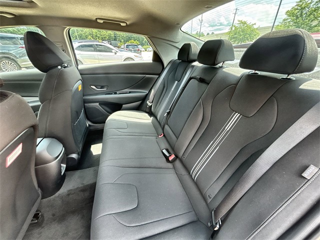 2024 Hyundai Elantra SEL Convenience photo 22