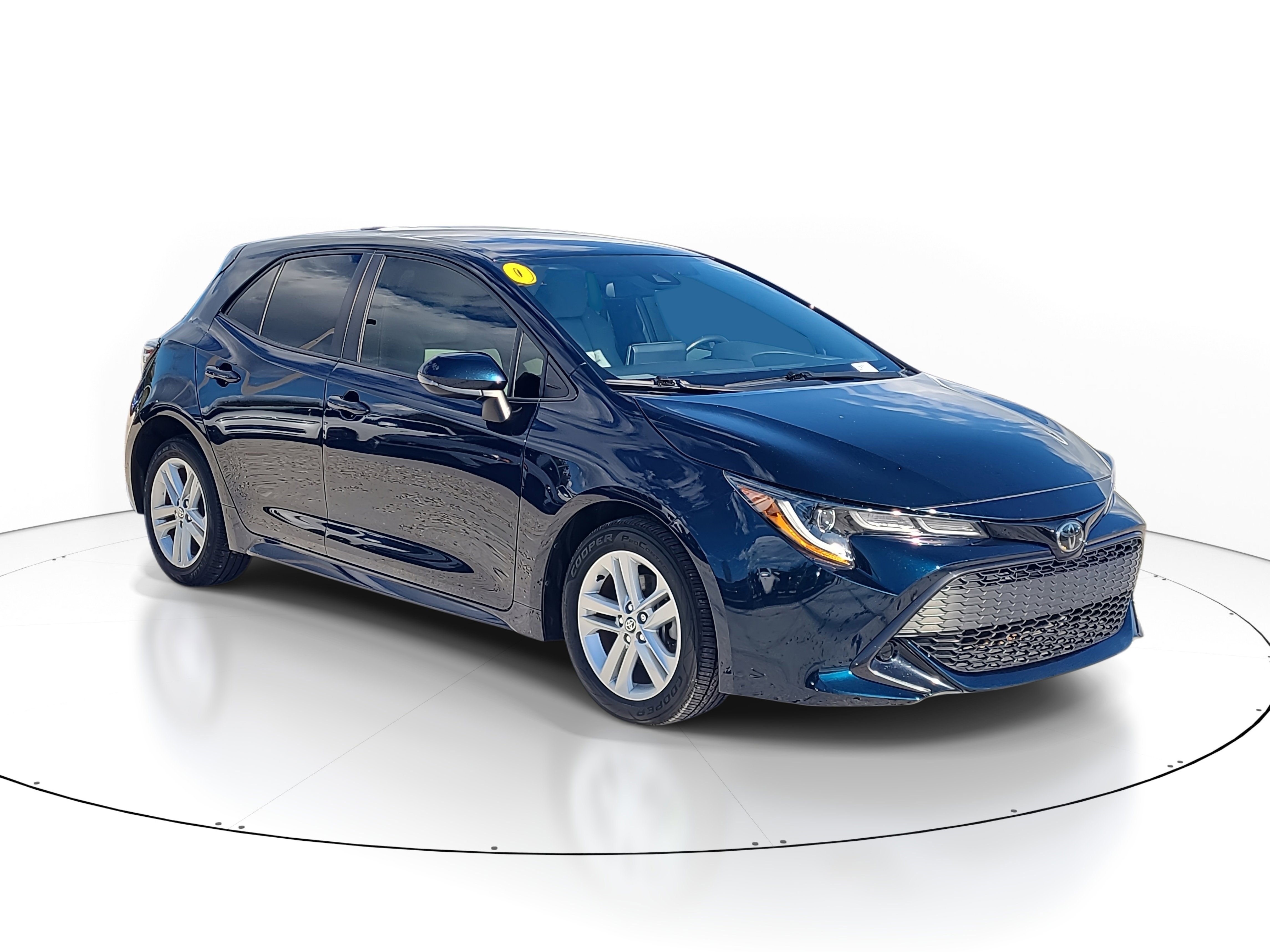 2020 Toyota Corolla Hatchback SE's photo