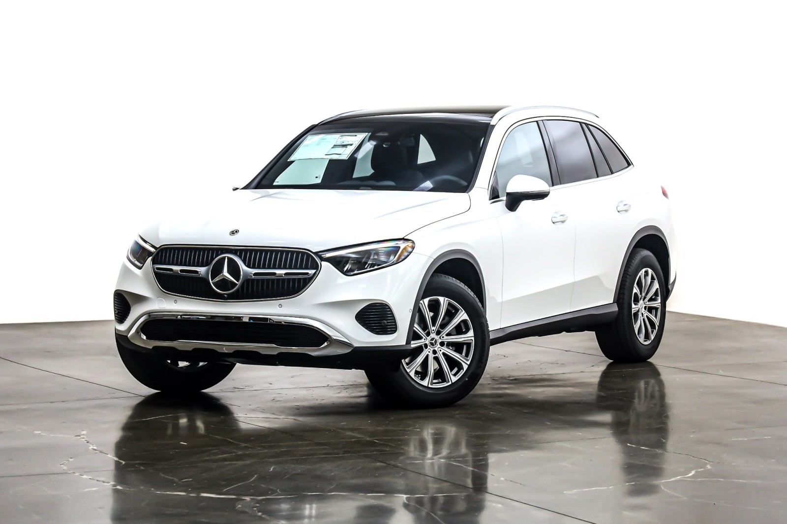 2026 Mercedes-Benz GLC Base's photo