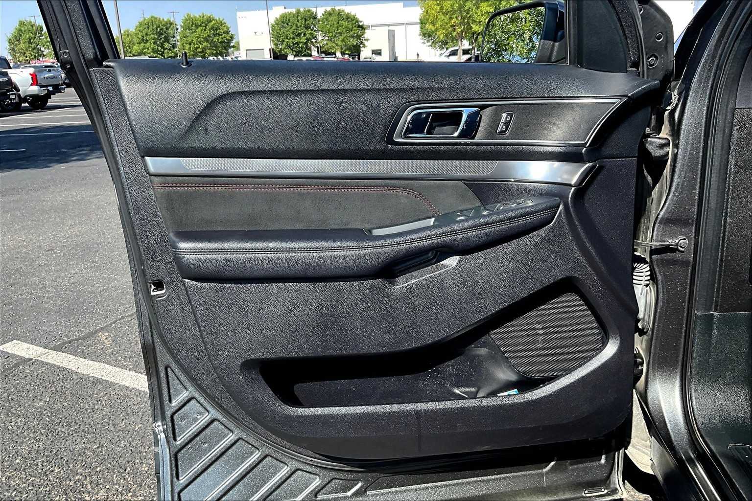2019 Ford Explorer XLT photo 15