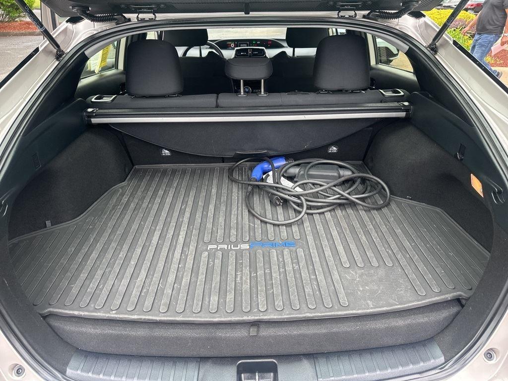 2022 Toyota Prius Prime LE photo 17