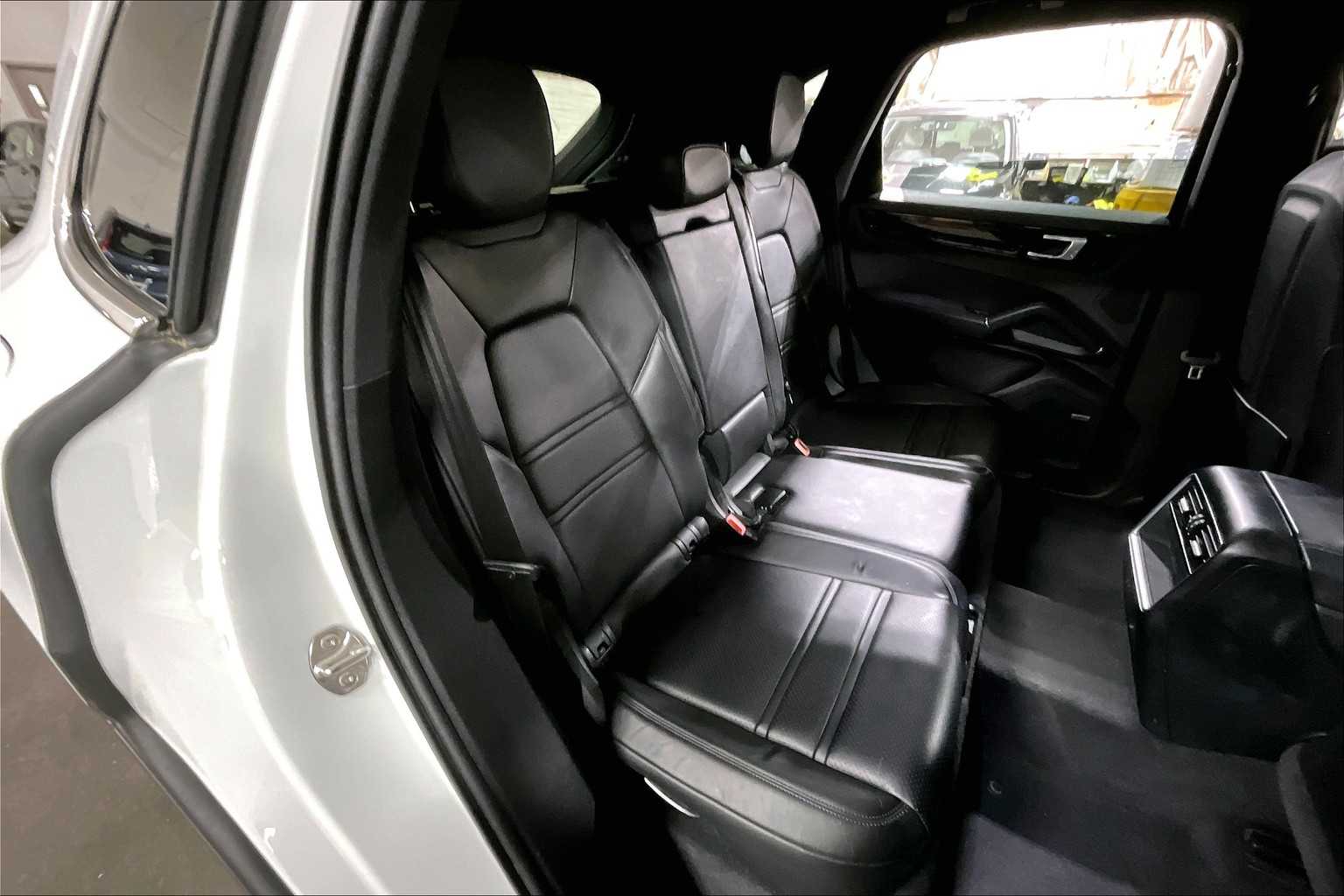 2020 Porsche Cayenne photo 17