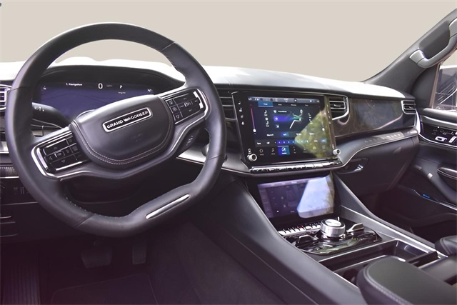 2024 Jeep Grand Wagoneer II photo 15
