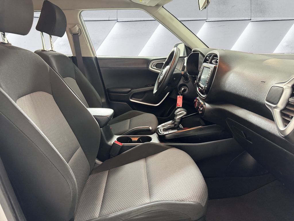 2020 Kia Soul LX photo 9
