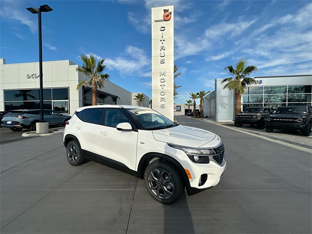 2026 Kia Seltos LX's photo