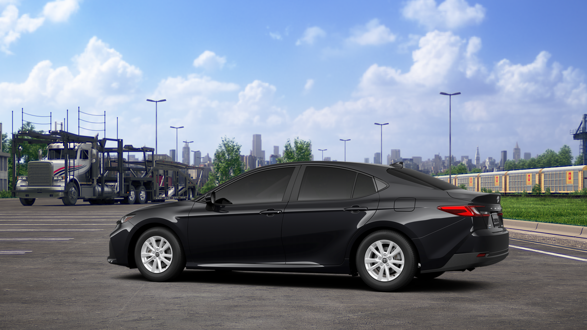 2026 Toyota Camry LE photo 5