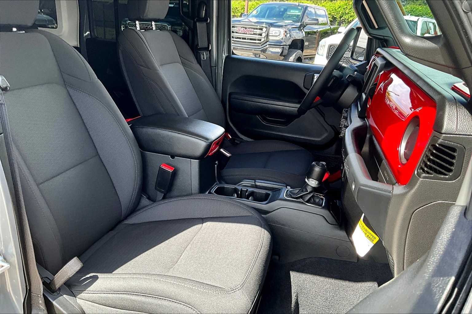2023 Jeep Wrangler High Tide photo 8