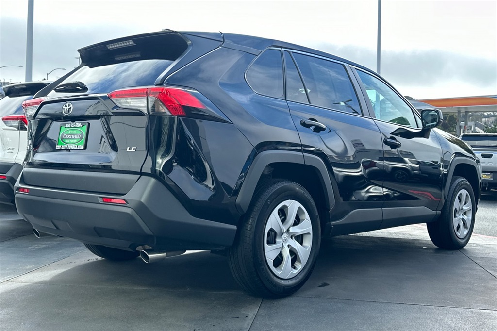 2024 Toyota RAV4 LE photo 4