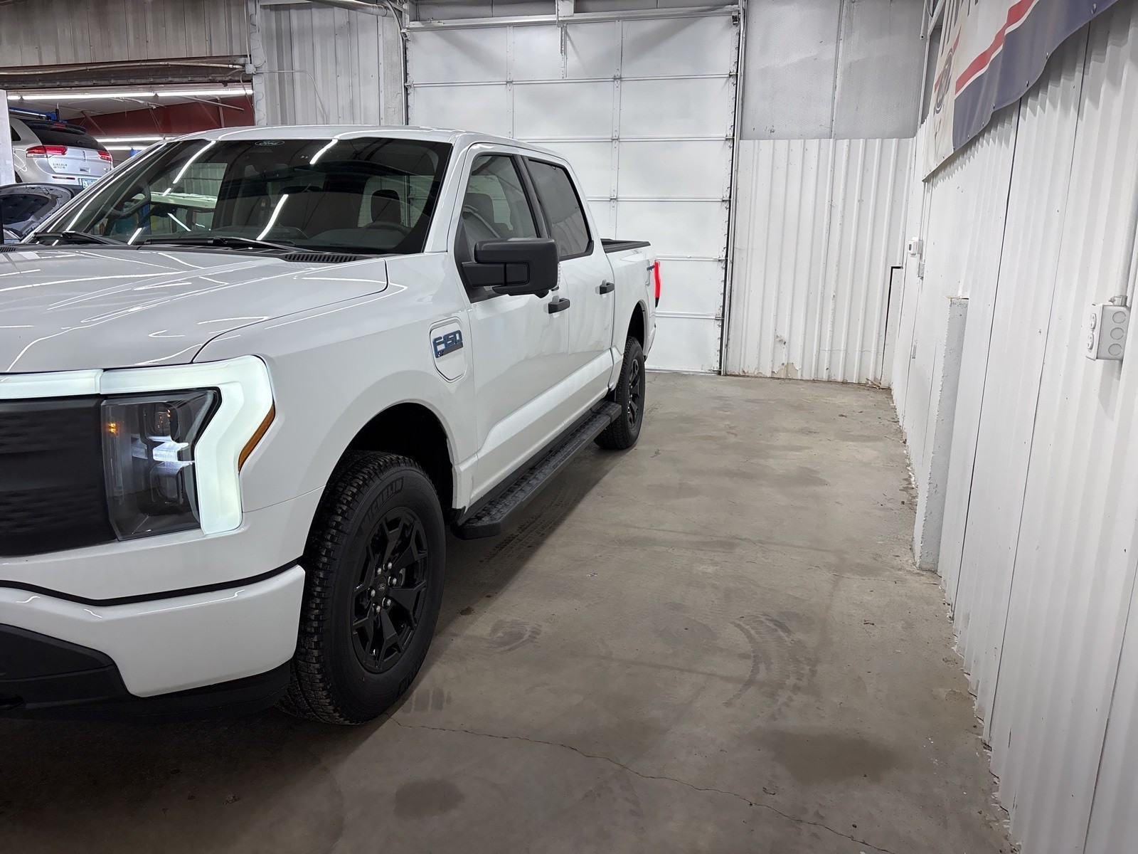 2025 Ford F-150 Lightning XLT photo 6