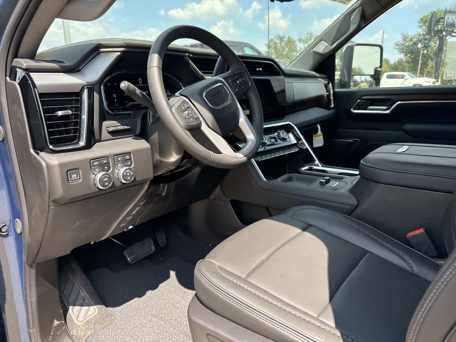 2025 Gmc Sierra 2500 HD Denali photo 10