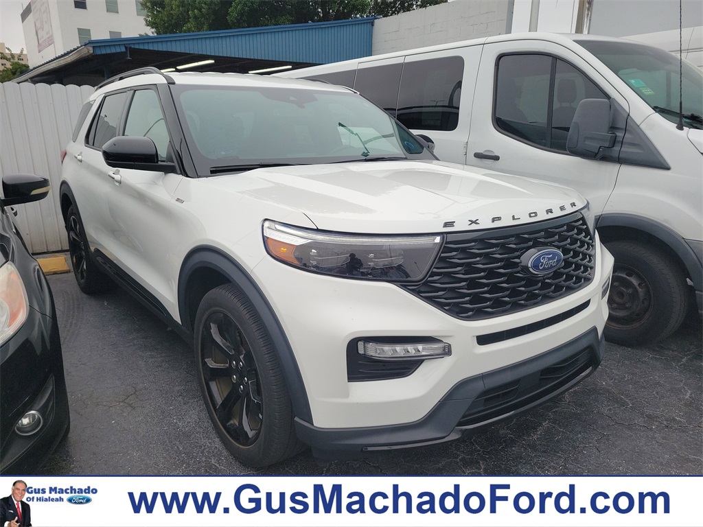 2022 Ford Explorer ST-LINE's photo