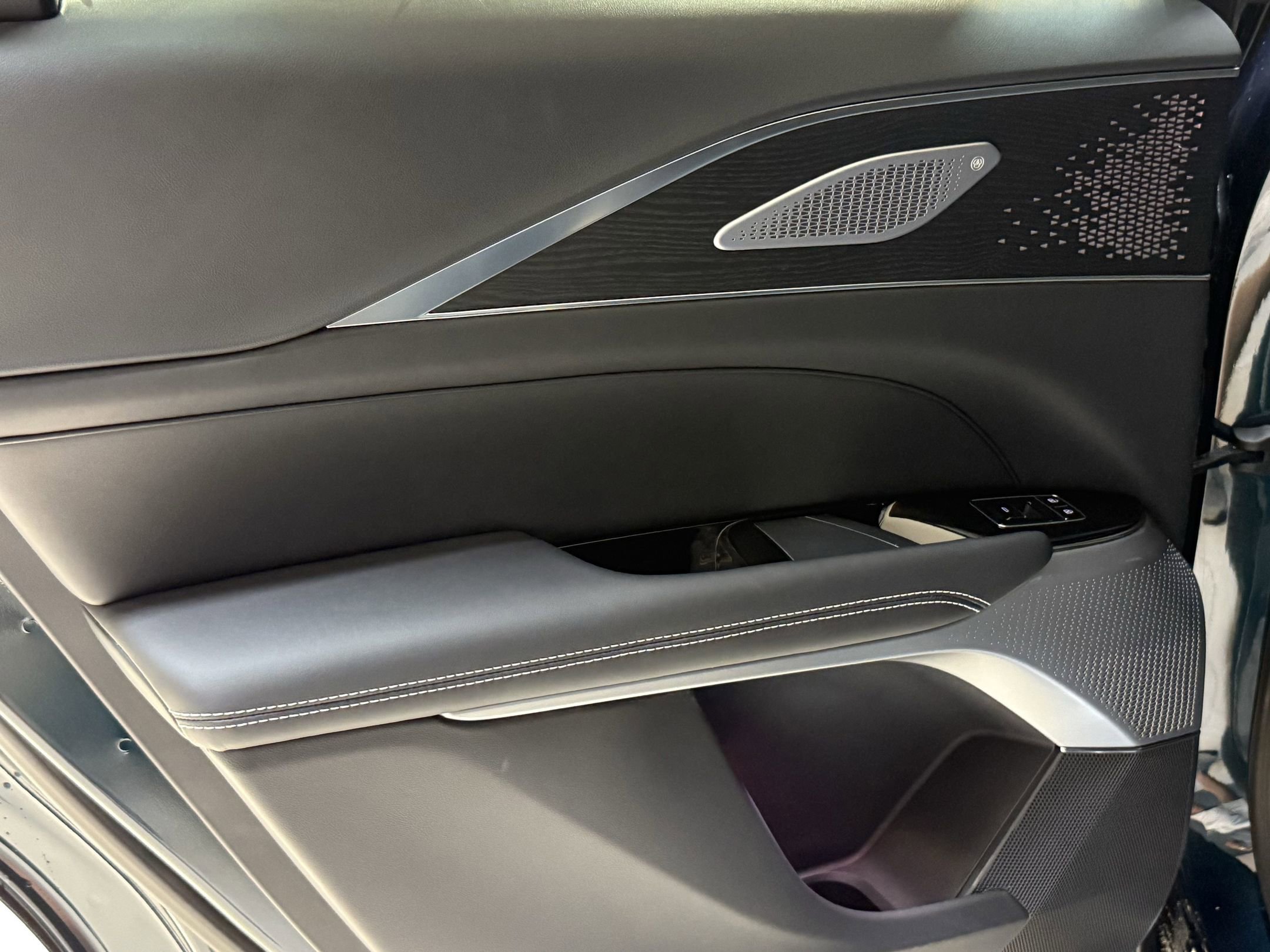 2026 Cadillac Lyriq photo 39