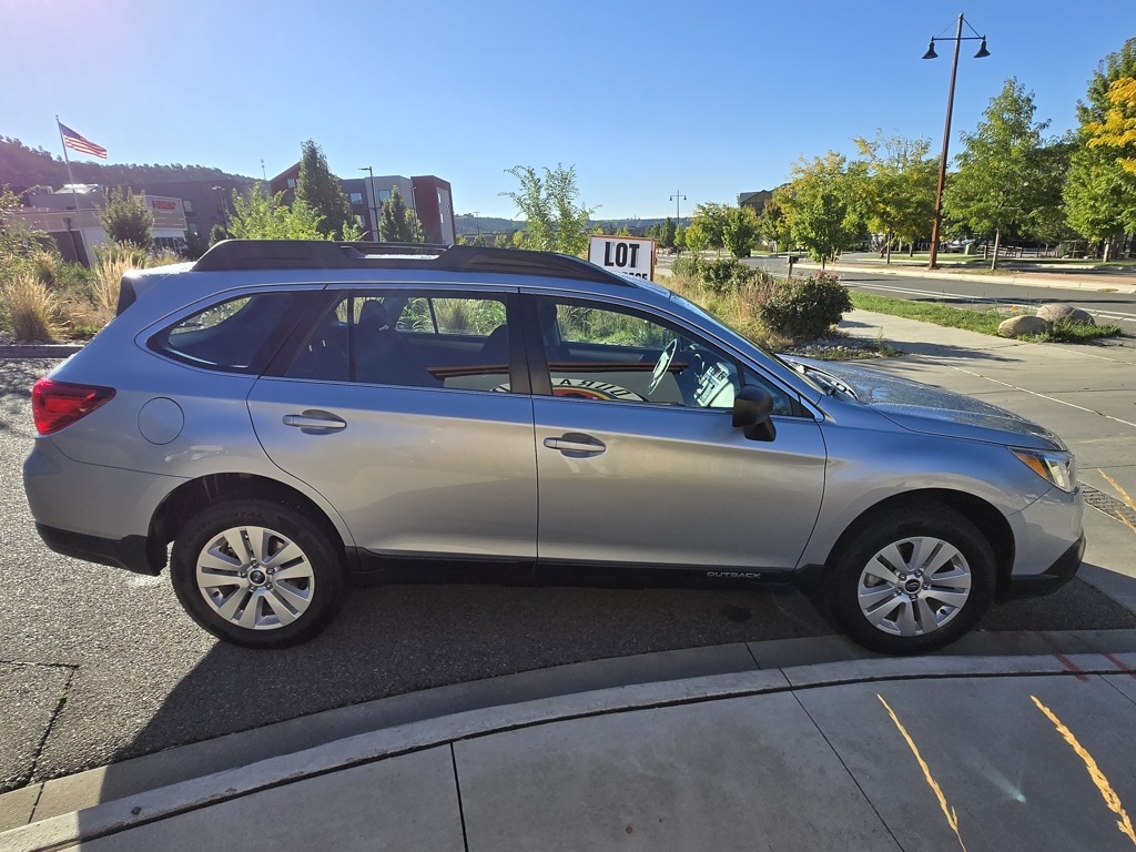 2017 Subaru Outback 2.5i photo 5