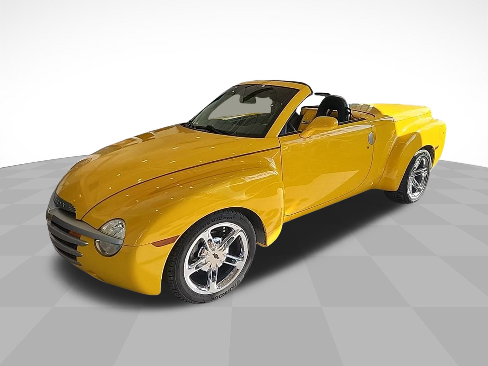 2004 Chevrolet SSR photo 3