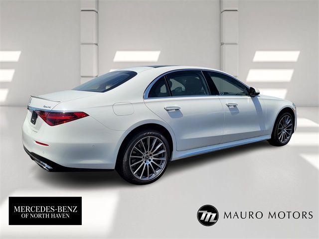 2025 Mercedes Benz S 580 4MATIC photo 3