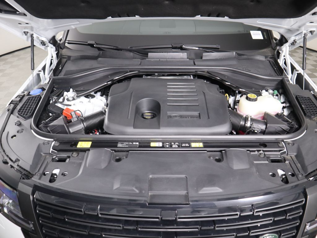 2025 Land Rover Range Rover SE photo 25