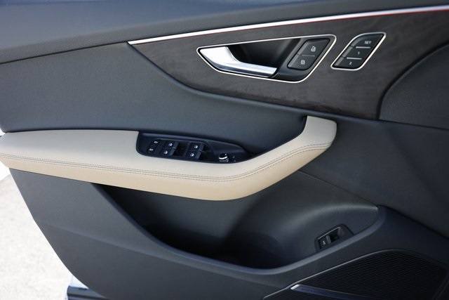 2025 Audi Q7 55 Premium Plus photo 16