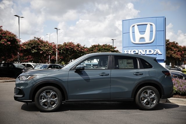 2026 Honda HR-V LX photo 3