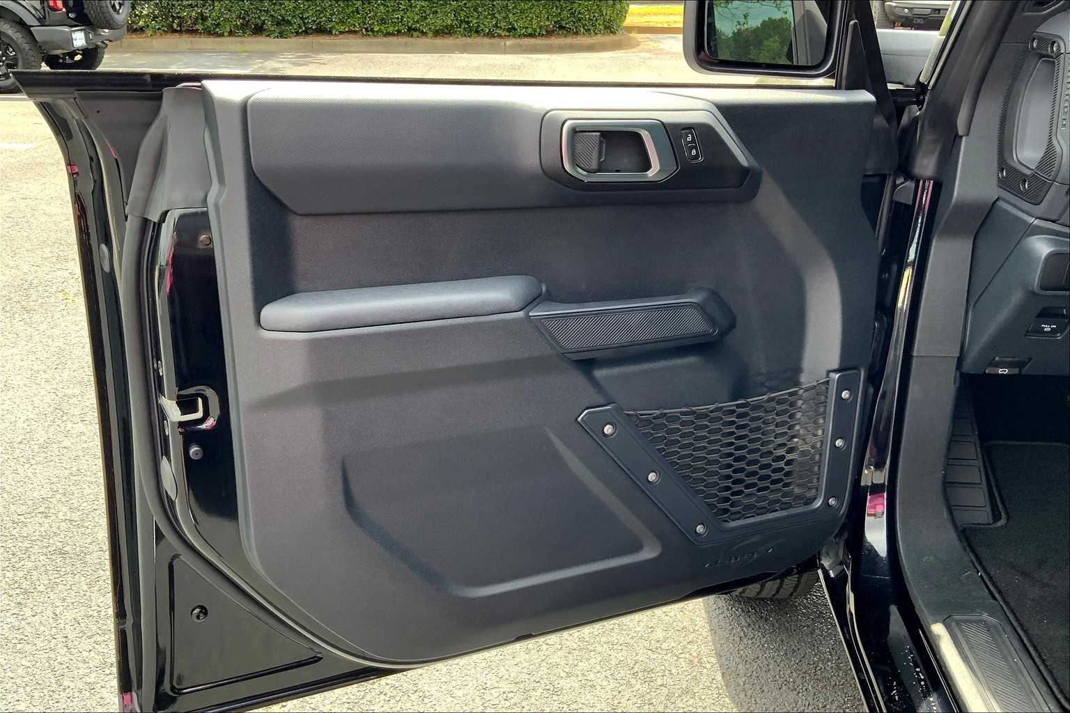 2025 Ford Bronco Base photo 10