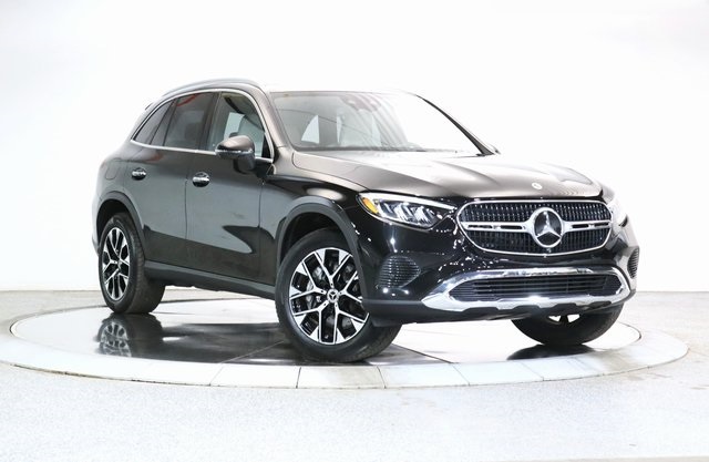 2025 Mercedes Benz GLC 350e 4MATIC photo 2